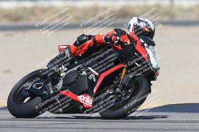media/Oct-13-2025-Moto Forza (Mon) [[a66d839500]]/3-B Group/Session 3 (Turn 16)/